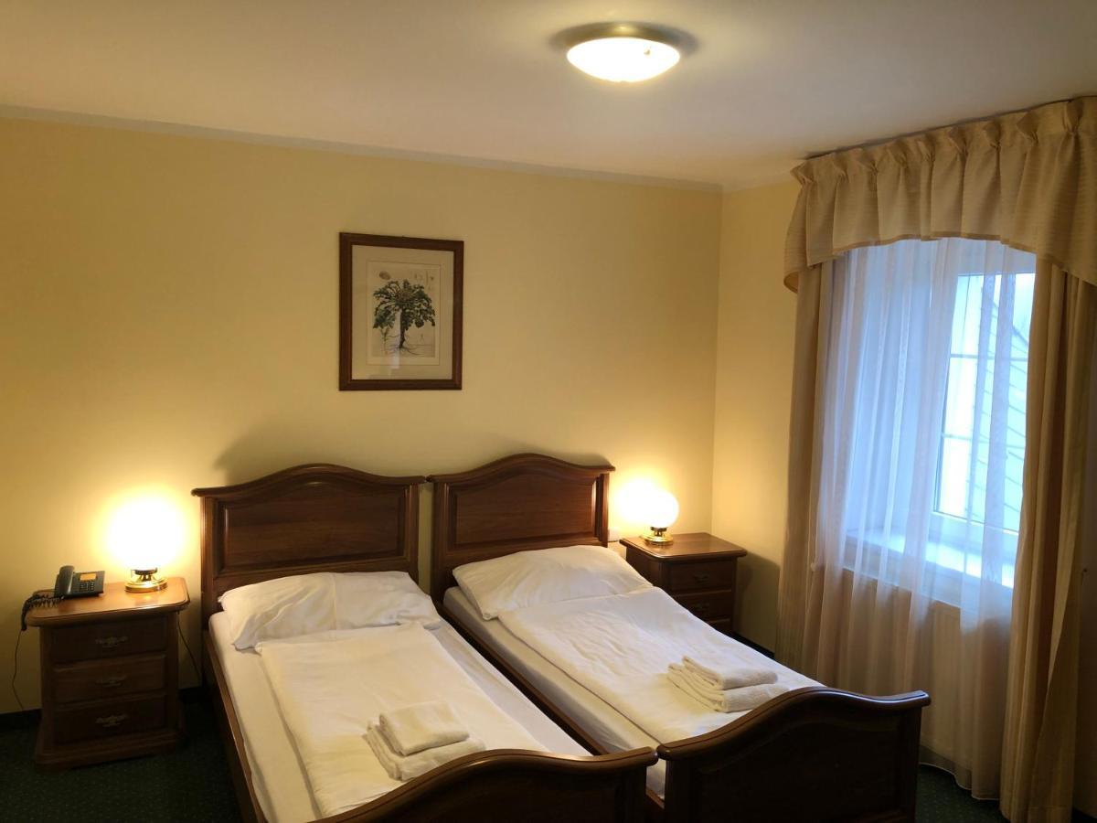 Hotel U Zamecku Cihelny Karlovy Vary Ngoại thất bức ảnh