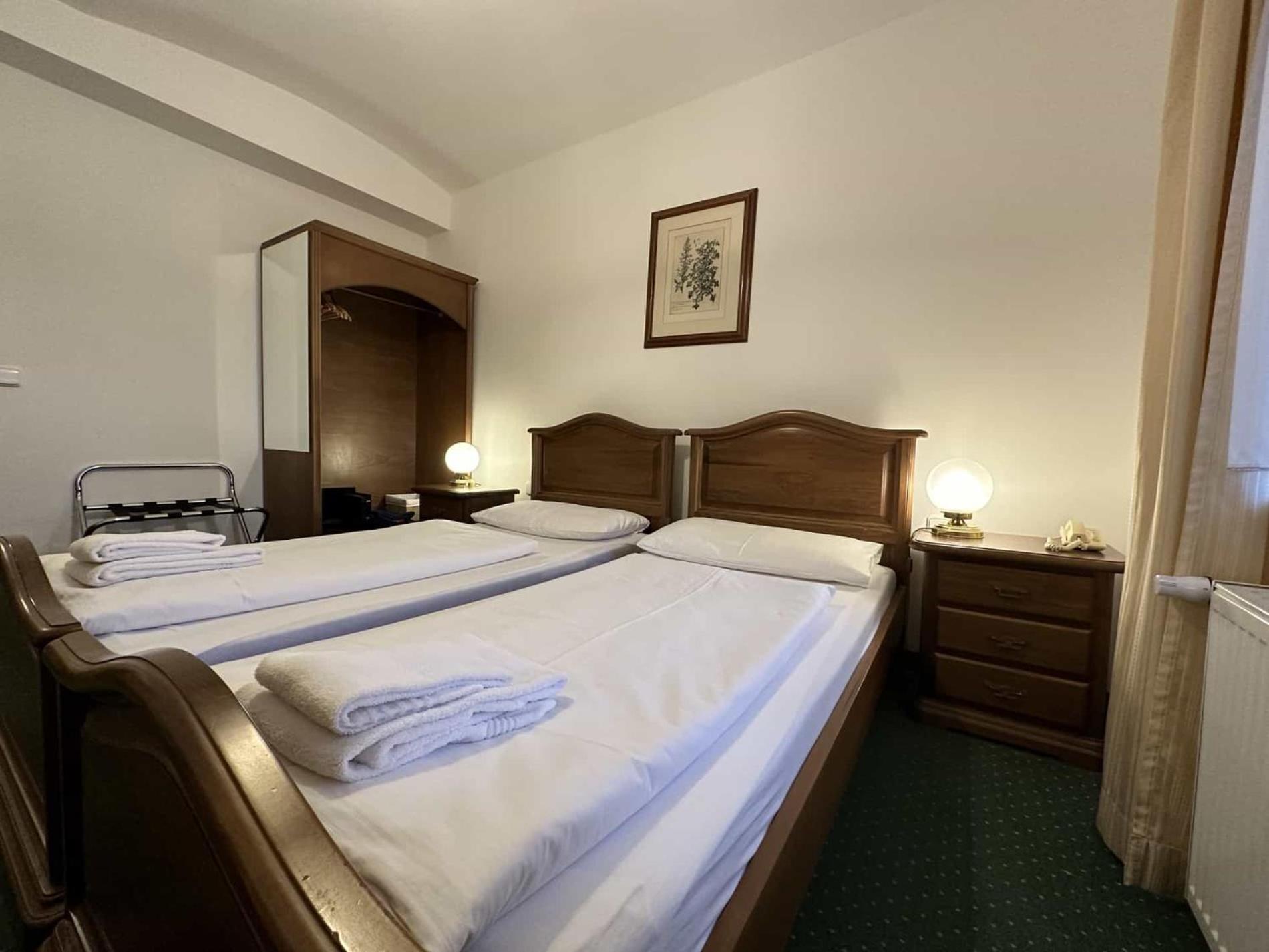 Hotel U Zamecku Cihelny Karlovy Vary Ngoại thất bức ảnh