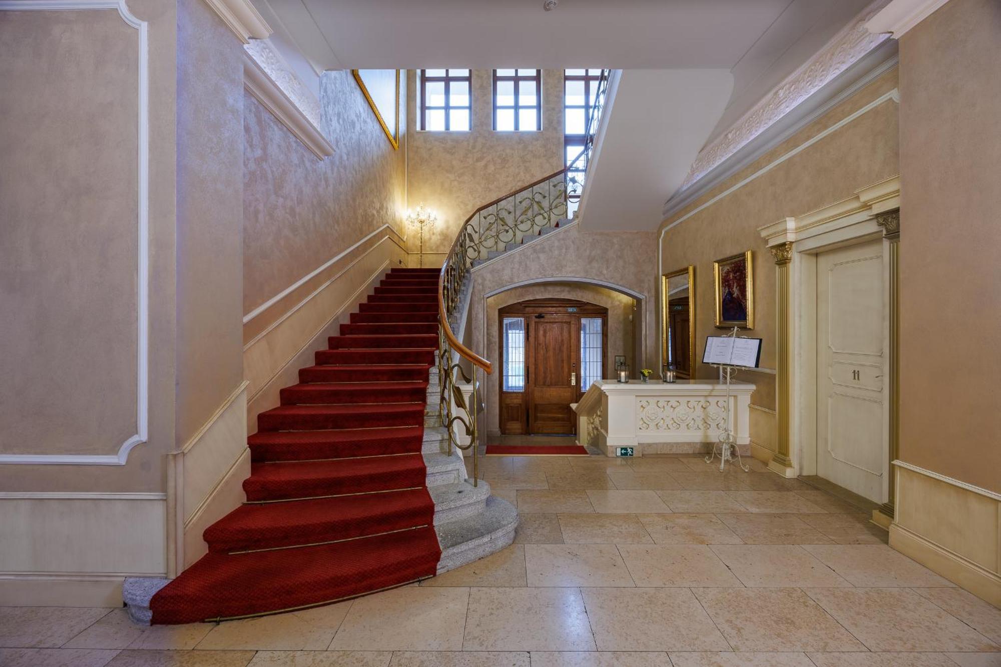 Hotel U Zamecku Cihelny Karlovy Vary Ngoại thất bức ảnh