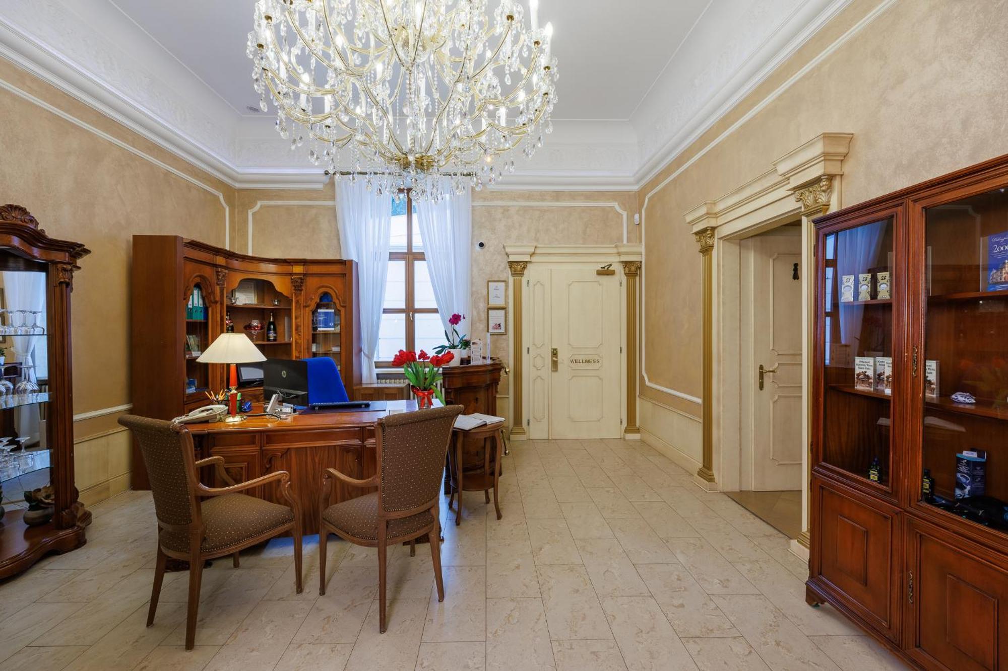 Hotel U Zamecku Cihelny Karlovy Vary Ngoại thất bức ảnh