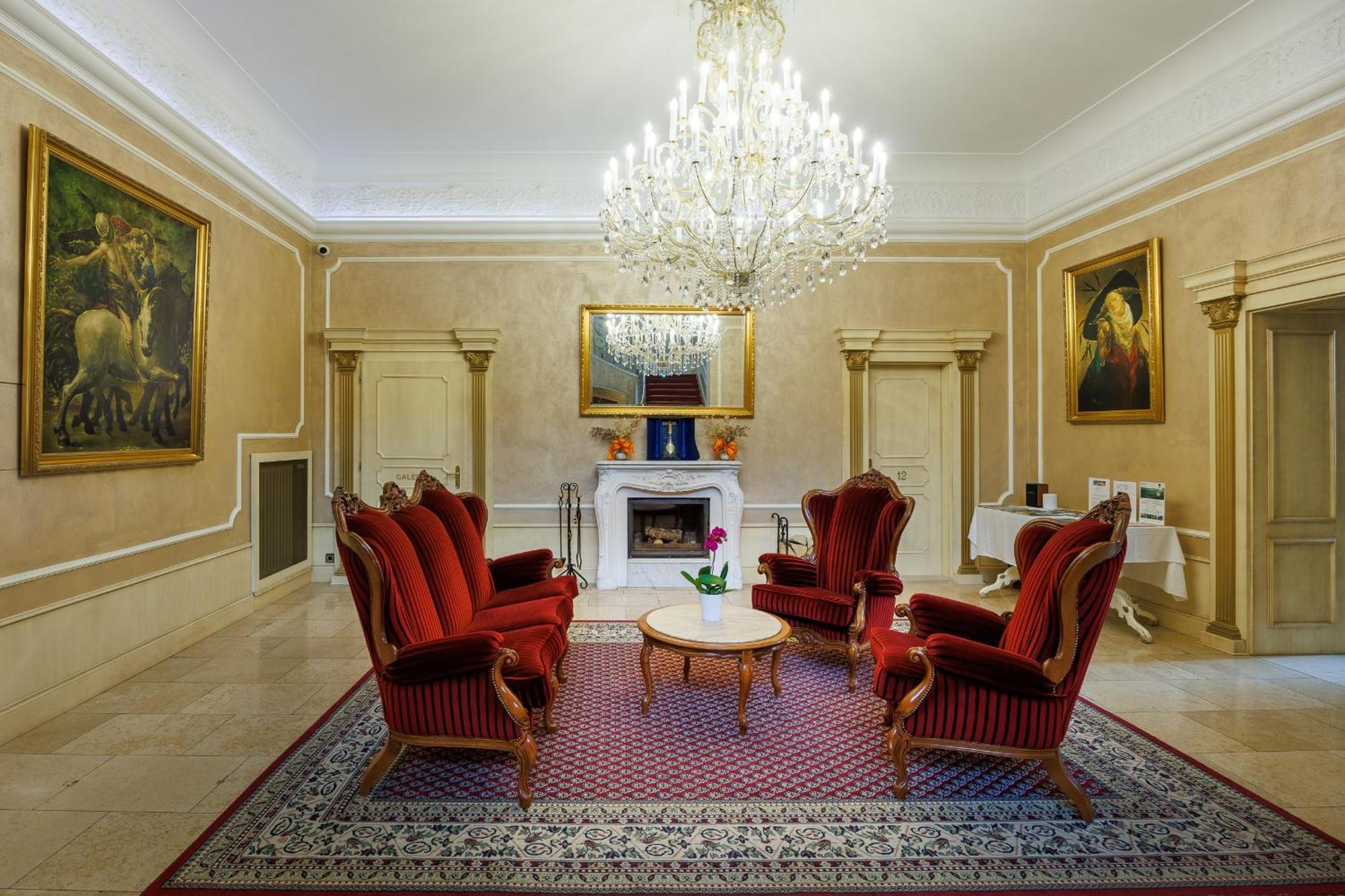 Hotel U Zamecku Cihelny Karlovy Vary Ngoại thất bức ảnh