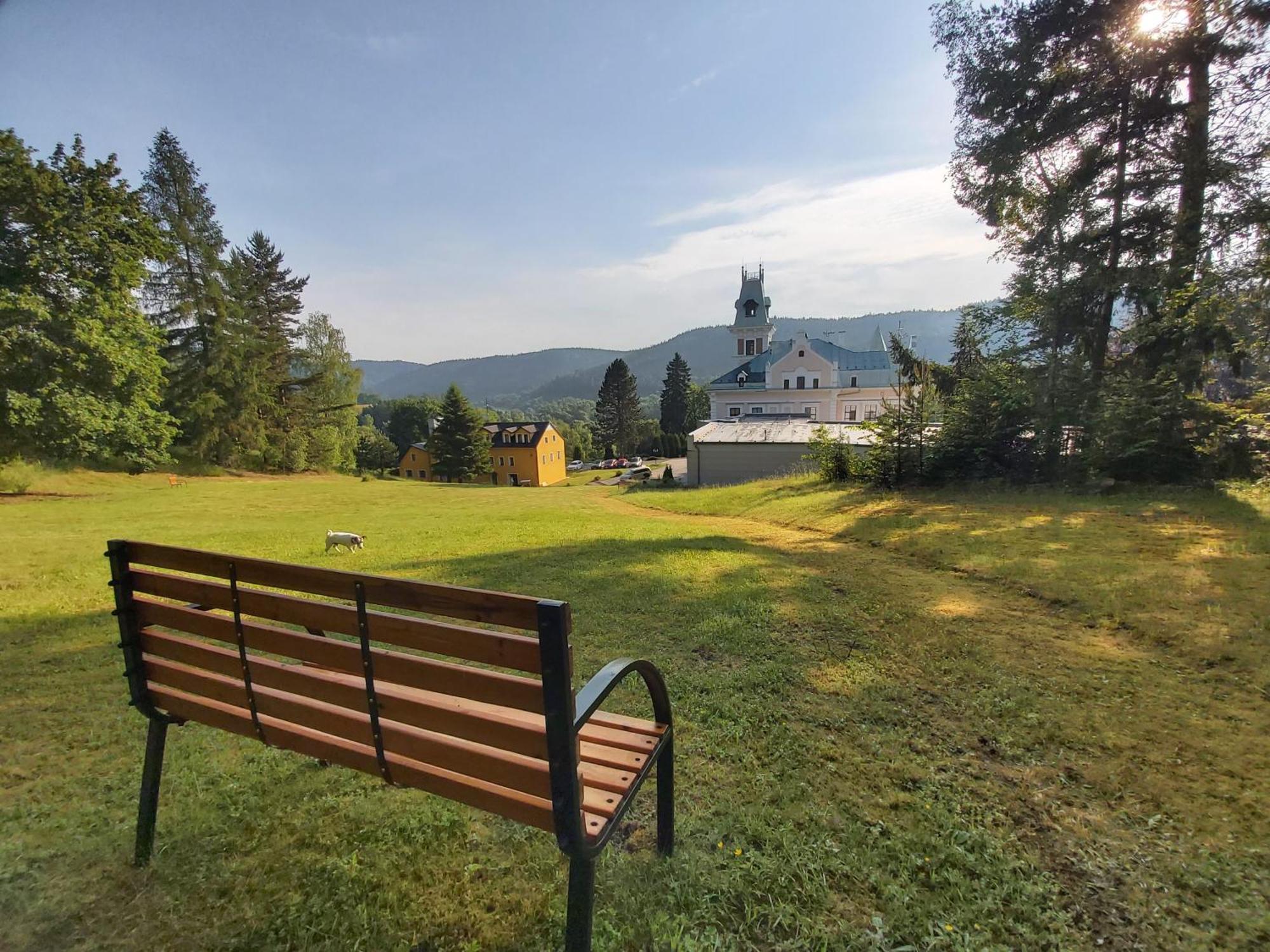 Hotel U Zamecku Cihelny Karlovy Vary Ngoại thất bức ảnh