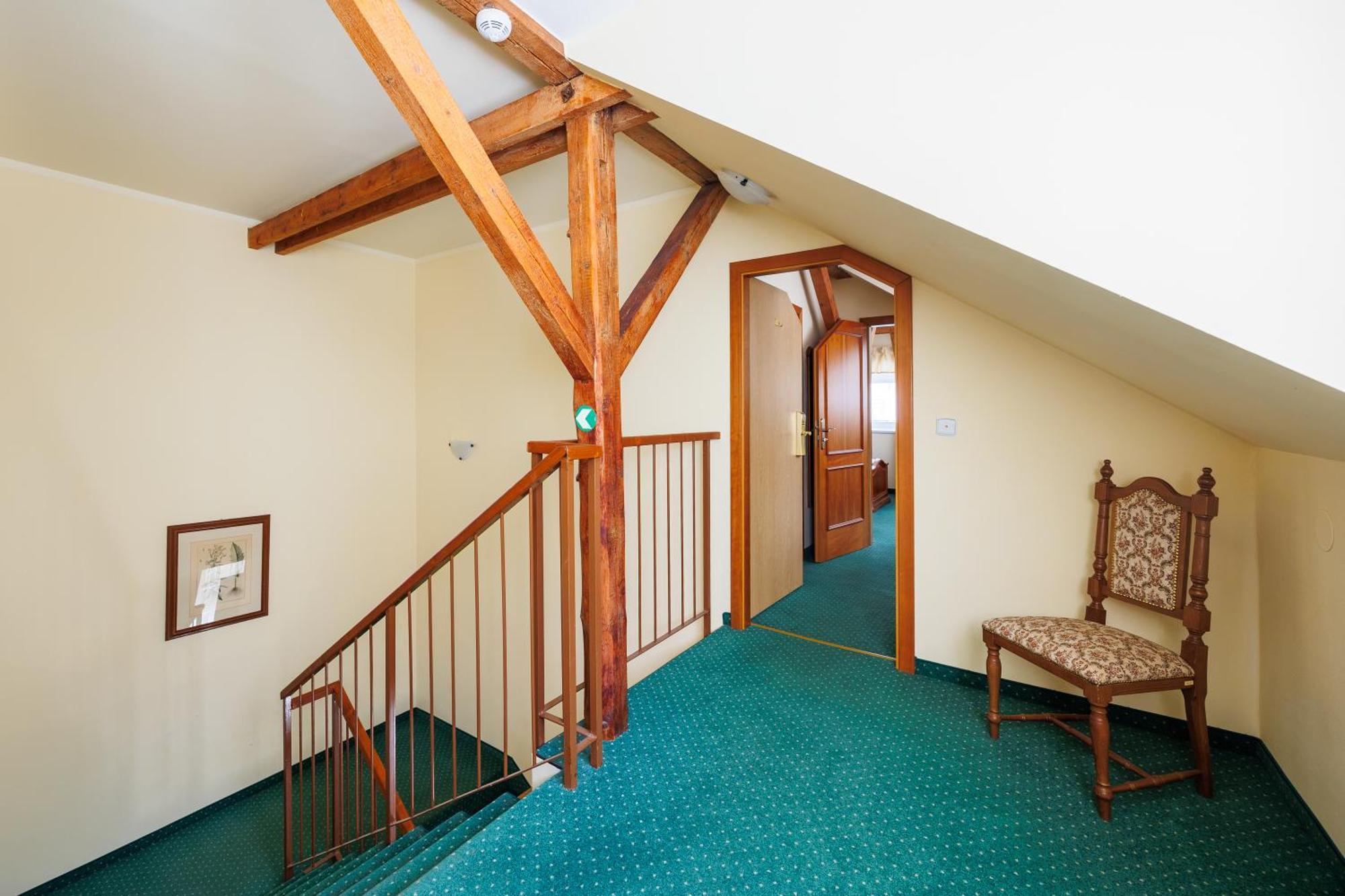 Hotel U Zamecku Cihelny Karlovy Vary Ngoại thất bức ảnh